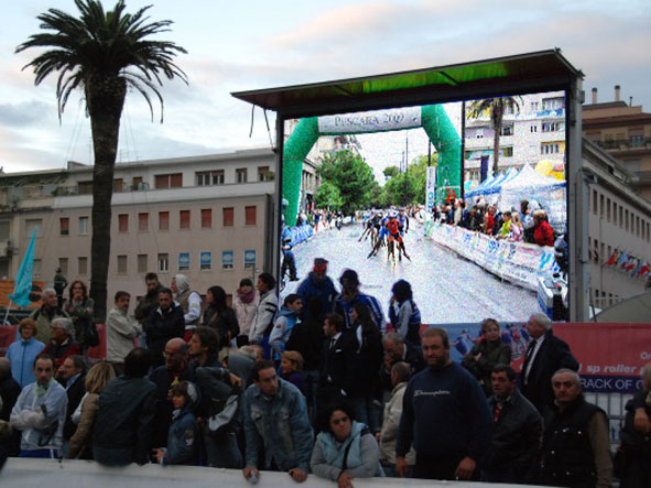 megaschermo in piazza